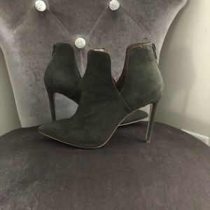 Steve Madden Olive Booties